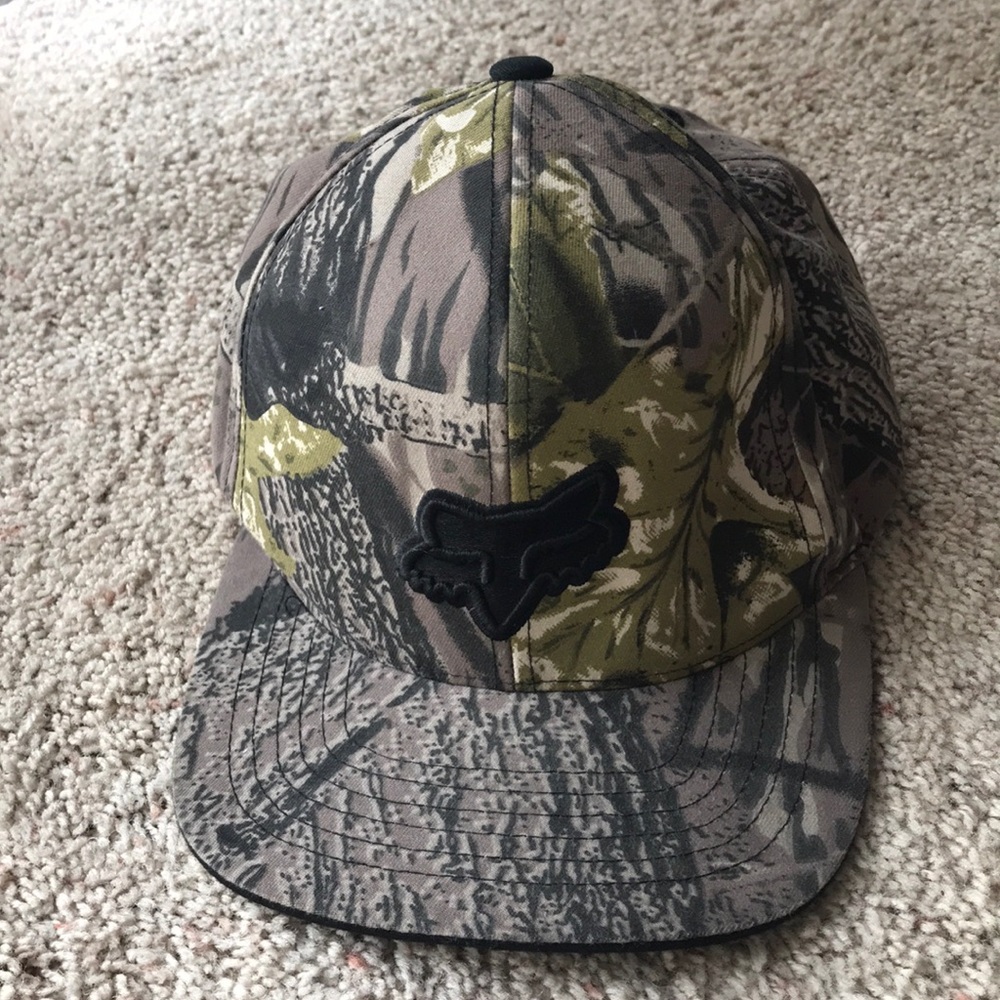 BRAND NEW CAMO FOX SNAP BACK HAT